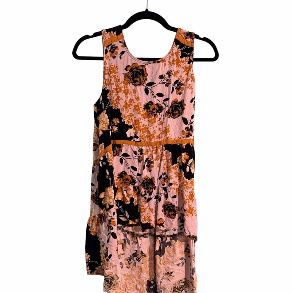 Maurices sleeveless black, white and gold sleeveless Blouse